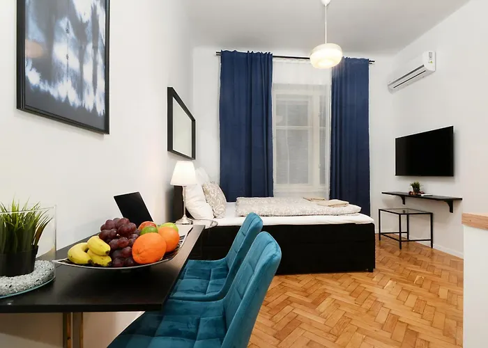 Boutique Central Apartments R611